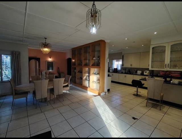 4 BEDROOM HOUSE FOR SALE IN PARKDENE